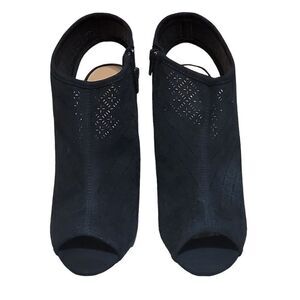 Black dye cut booties
